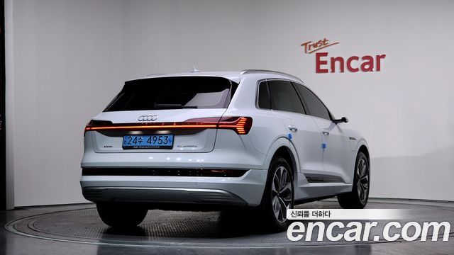 Audi e-tron из Кореи Encar