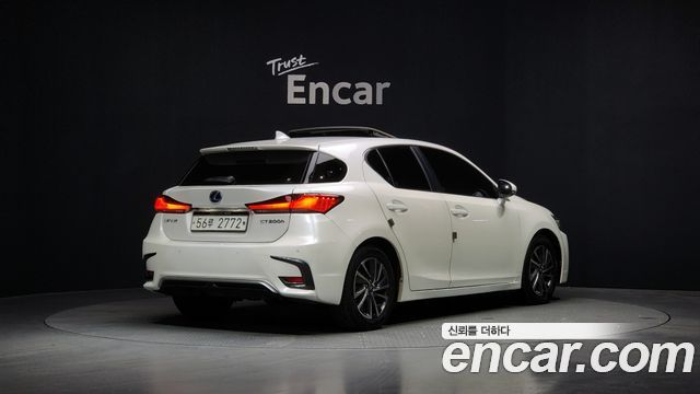 Lexus CT200h из Кореи Encar