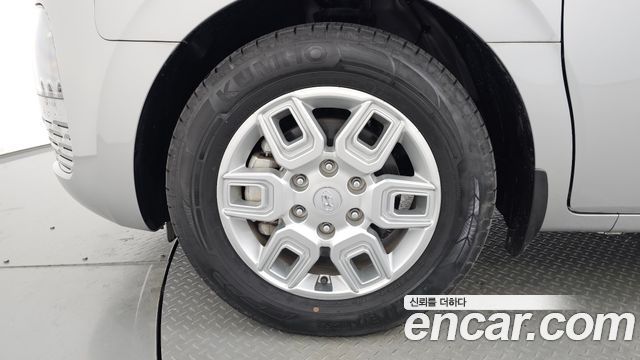 Hyundai Staria 4WD Wheel Chair Lift/Slope — пробег 9 746 км