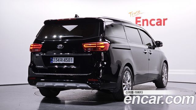 Kia Carnival из Кореи Encar