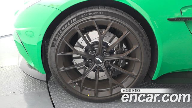 Astonmartin Vantage 4.0 V8 Coupe — пробег 779 км