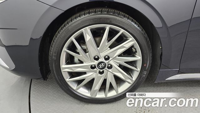 Hyundai Grandeur 2.5 Calligraphy — пробег 71 460 км