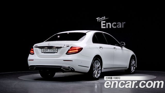 Mercedes-Benz E-Class из Кореи Encar