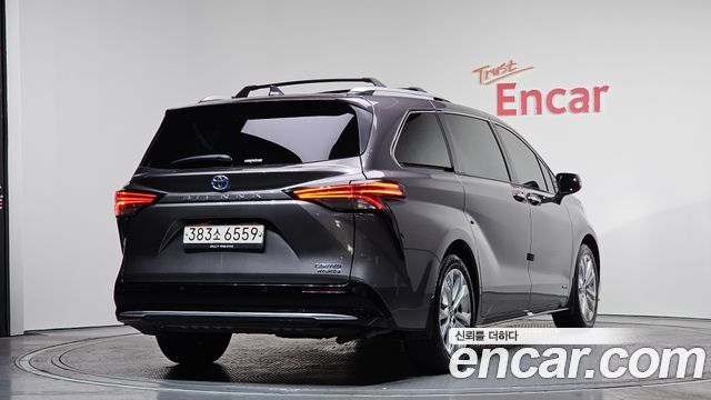 Toyota Sienna 2.5 Hybrid 2WD — пробег 68 753 км