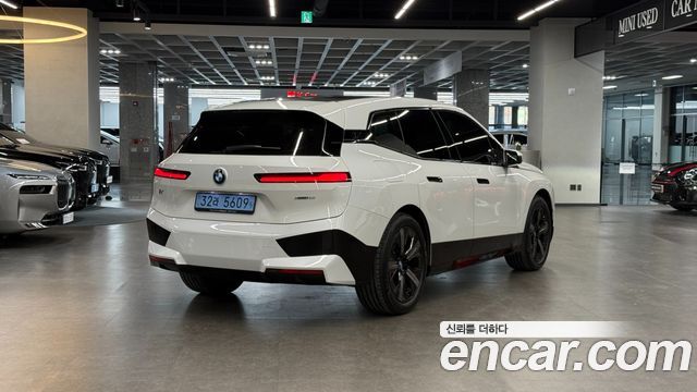 BMW iX из Кореи Encar