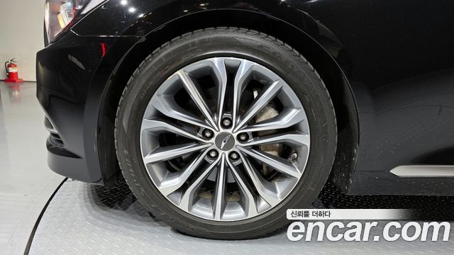 Hyundai Genesis из Кореи Encar
