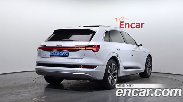 Audi e-tron из Кореи Encar