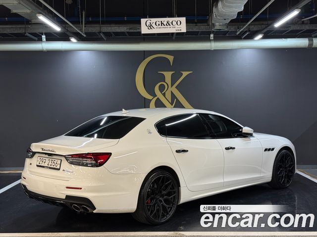 Maserati Quattroporte из Кореи Encar