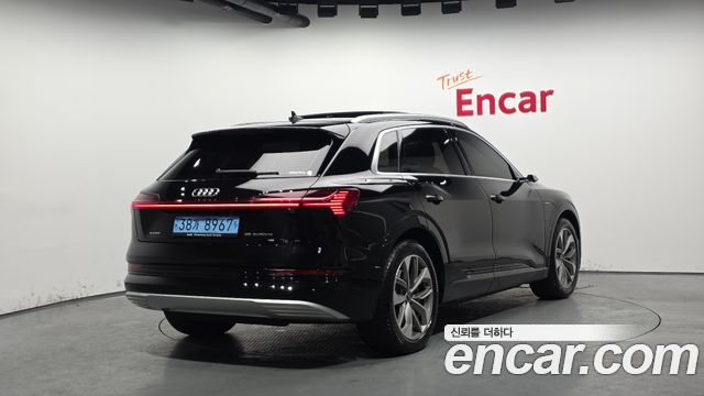 Audi e-tron из Кореи Encar