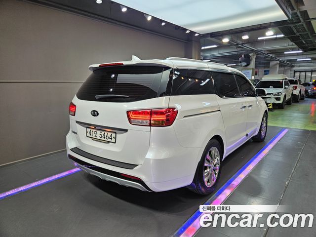 Kia Carnival из Кореи Encar