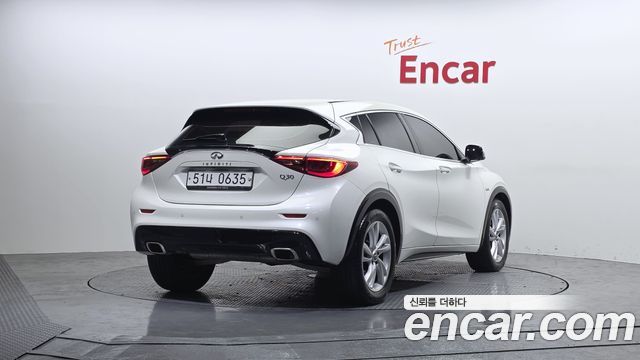 Infiniti Q30 из Кореи Encar