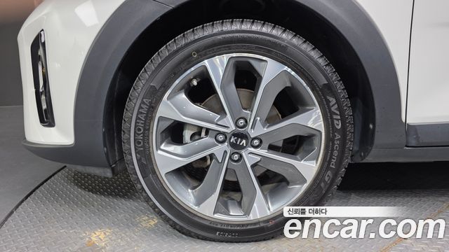 Kia Stonic из Кореи Encar