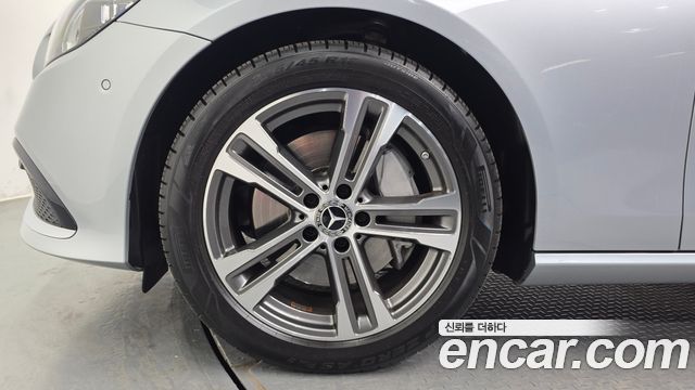 Mercedes-Benz E-Class из Кореи Encar