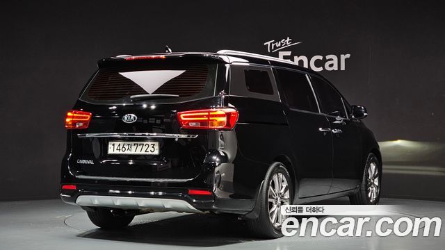 Kia Carnival из Кореи Encar