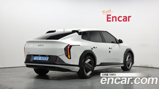 Kia EV4 из Кореи Encar