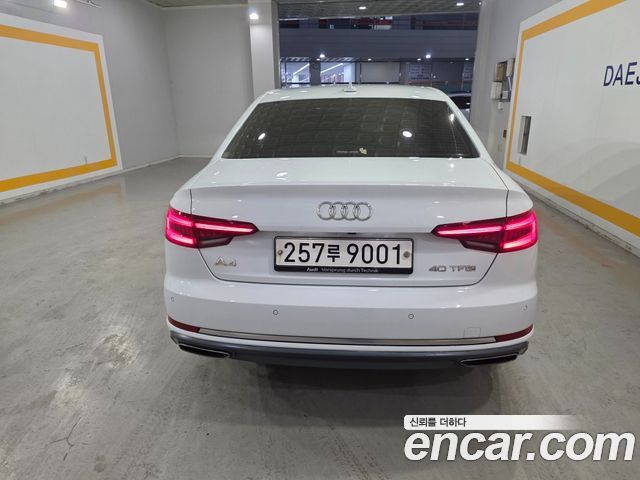 Audi A4 40 TFSI Premium — пробег 130 979 км — фото 5 из 5
