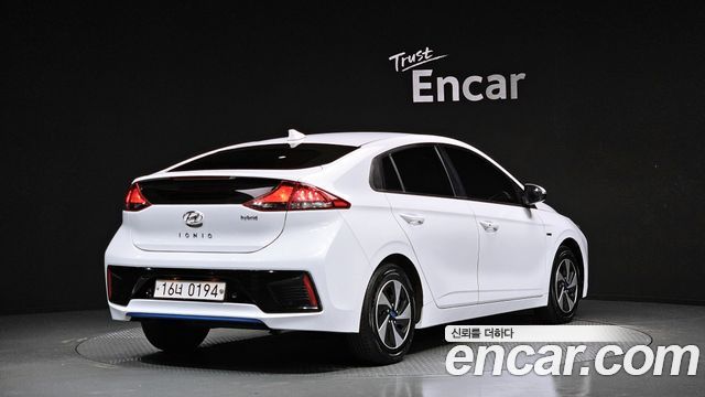 Hyundai Ioniq I Plus — пробег 90 955 км — фото 2 из 5