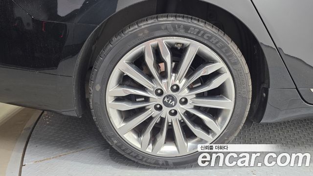 Kia K7 из Кореи Encar