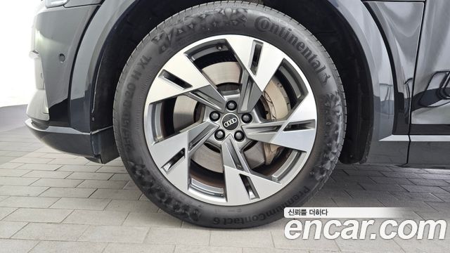 Audi e-tron из Кореи Encar