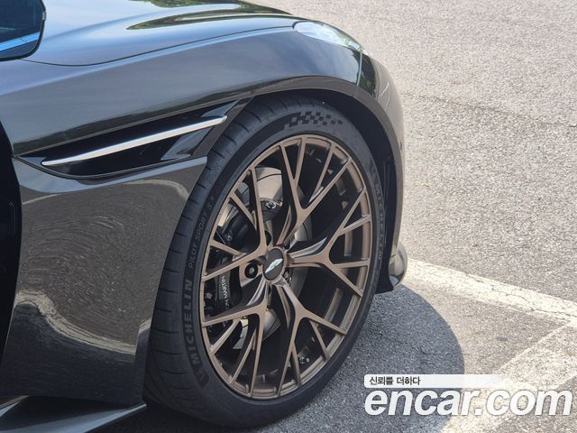 Astonmartin DB12 4.0 V8 Volante — пробег 773 км