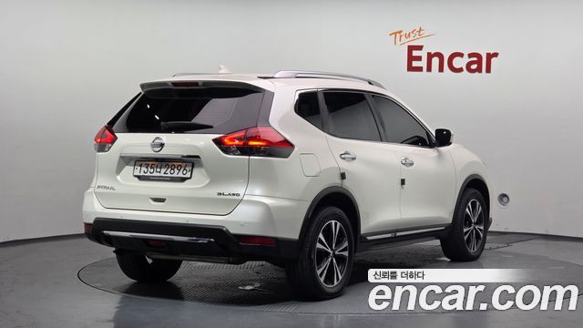 Nissan X-Trail 2.5 4WD — пробег 123 512 км