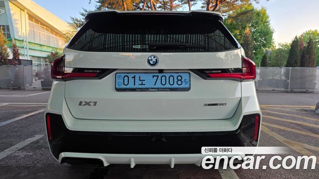 BMW iX1 xDrive 30 M Sport — пробег 4 034 км — фото 5 из 5