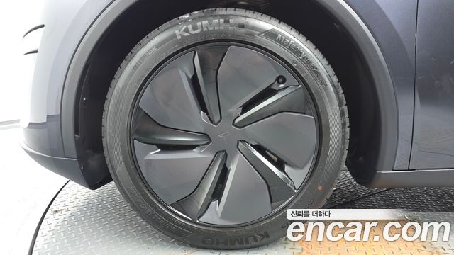 Tesla Model Y Long Range AWD — пробег 27 931 км — фото 5 из 5