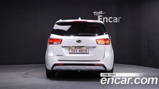 Kia Carnival из Кореи Encar