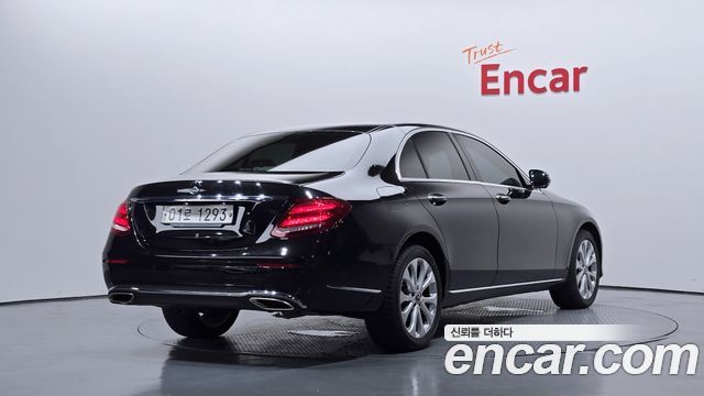 Mercedes-Benz E-Class из Кореи Encar