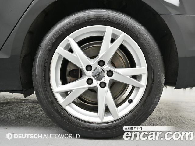 Audi A4 30 TDI Premium — пробег 79 700 км — фото 5 из 5
