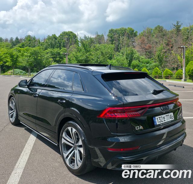 Audi Q8 55 TFSI Quattro Premium — пробег 30 100 км