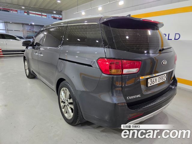 Kia Carnival из Кореи Encar
