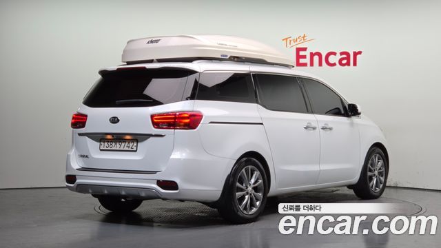 Kia Carnival из Кореи Encar