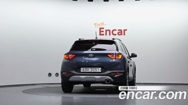 Kia Stonic из Кореи Encar