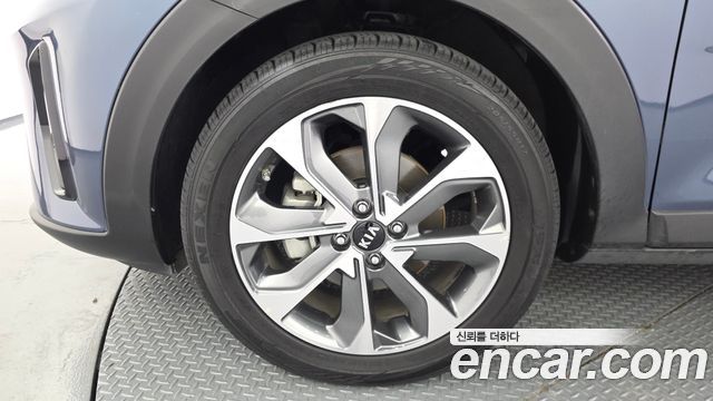 Kia Stonic из Кореи Encar
