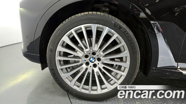 BMW X7 xDrive 40i Design Pure Excellence 7-Seater — пробег 78 734 км — фото 5 из 5