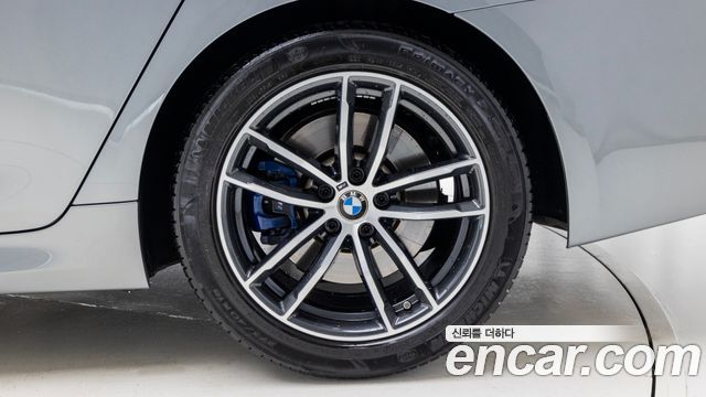 BMW 5-Series 520i M Sport — пробег 51 820 км — фото 5 из 5