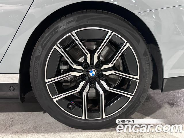 BMW i7 eDrive 50 M Sport — пробег 5 528 км — фото 5 из 5