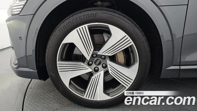 Audi e-tron из Кореи Encar