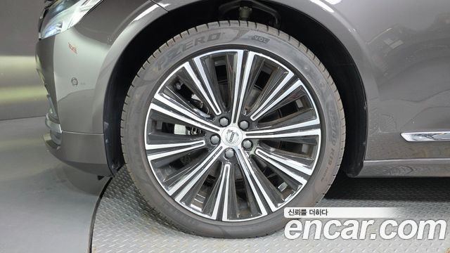 Volvo S90 из Кореи Encar