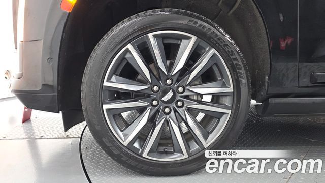 Cadillac Escalade 6.2 Sports Platinum — пробег 126 767 км