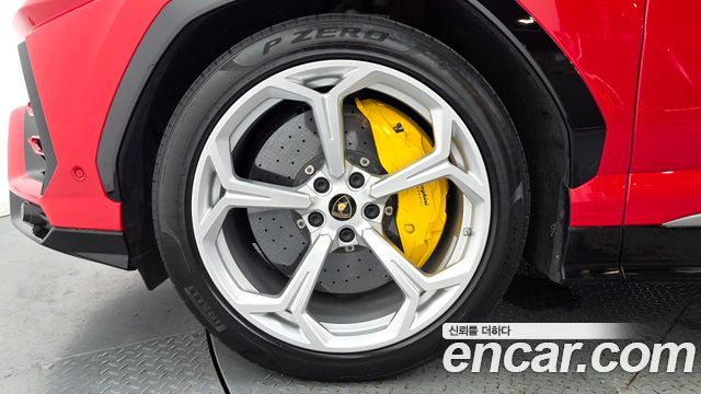 Lamborghini Urus из Кореи Encar