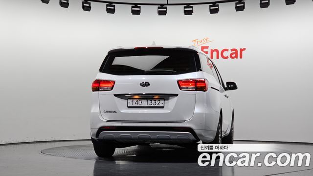 Kia Carnival из Кореи Encar