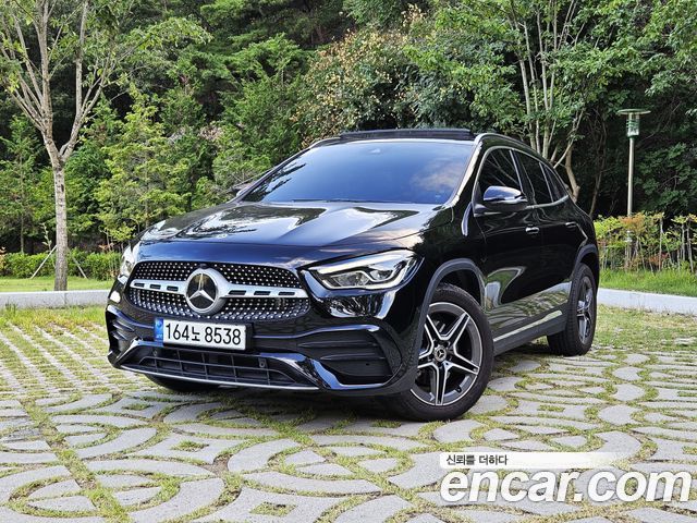 Mercedes-Benz GLA-Class GLA250 4MATIC — пробег 27383 км
