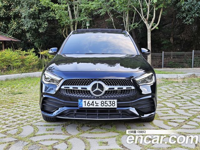 Mercedes-Benz GLA-Class GLA250 4MATIC — пробег 27383 км