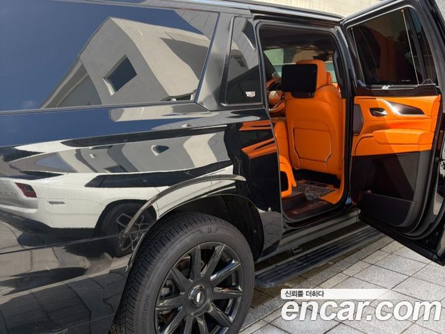 Cadillac Escalade 6.2 ESV ESV Premium Luxury Platinum — пробег 80 000 км