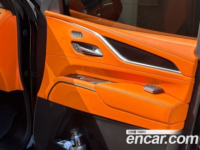 Cadillac Escalade 6.2 ESV ESV Premium Luxury Platinum — пробег 80 000 км