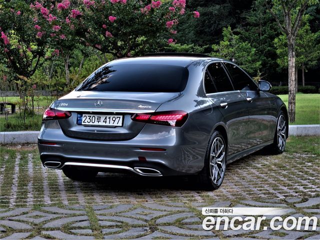 Mercedes-Benz E-Class E220d 4MATIC AMG Line — пробег 22800 км