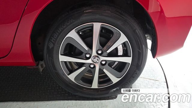 Toyota Prius из Кореи Encar