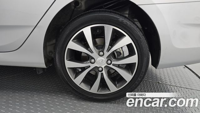 Hyundai Accent 1.4 VVT Smart — пробег 28804 км